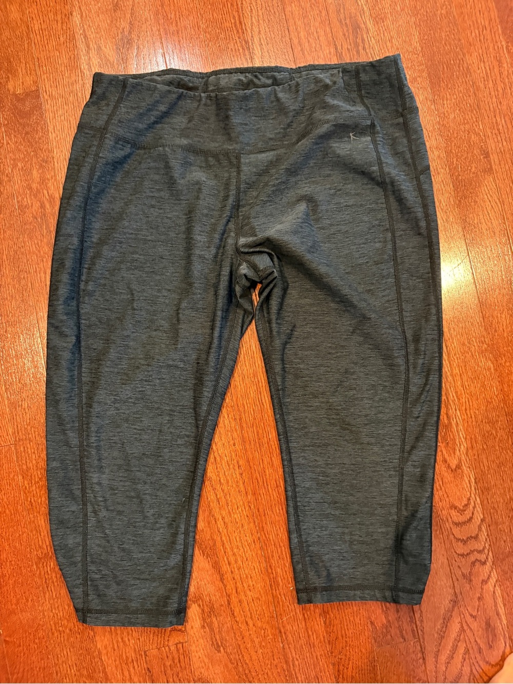 Danskin Dark Charcoal Capri Leggings